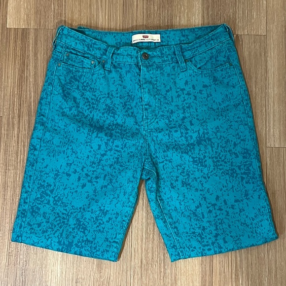 Levi’s Women Perfectly Slimming 512 Straight Leg - Picture 2 of 7